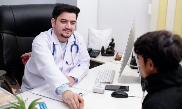 DoctorHub360 mobile app interface showing video call with doctor